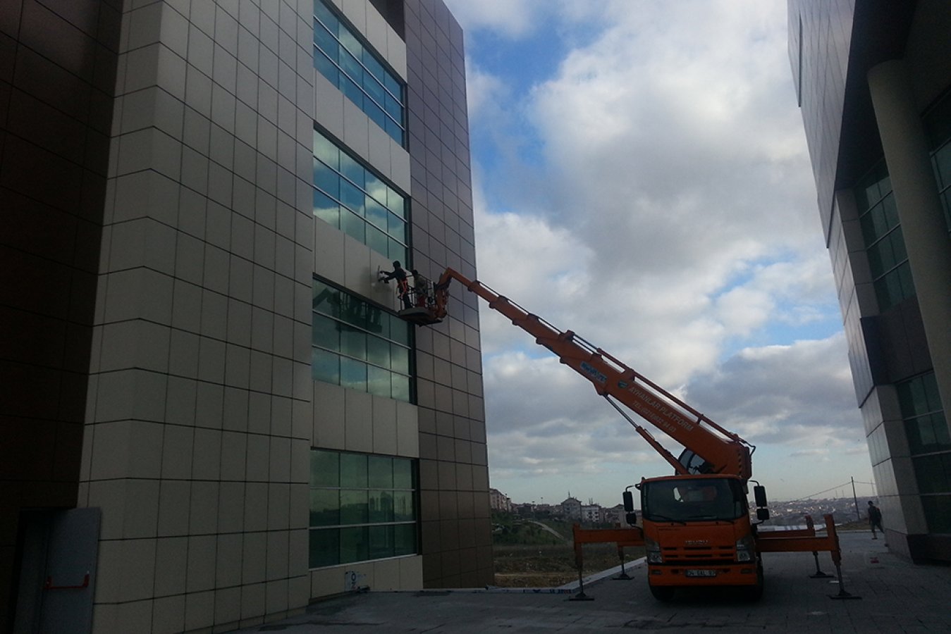Dış Cephe Cam Temizliği